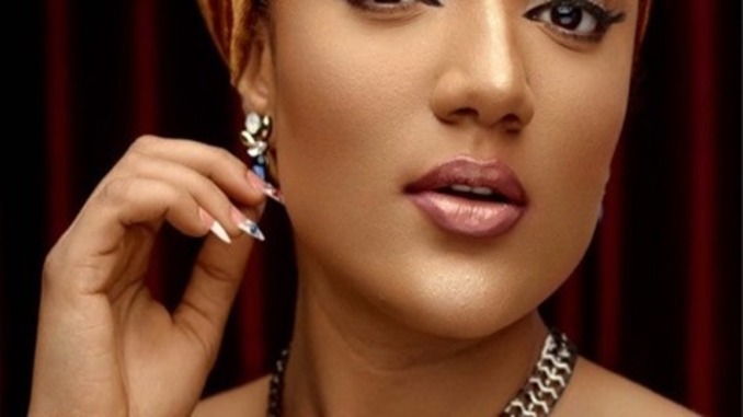 gifty power shares raunchy photos